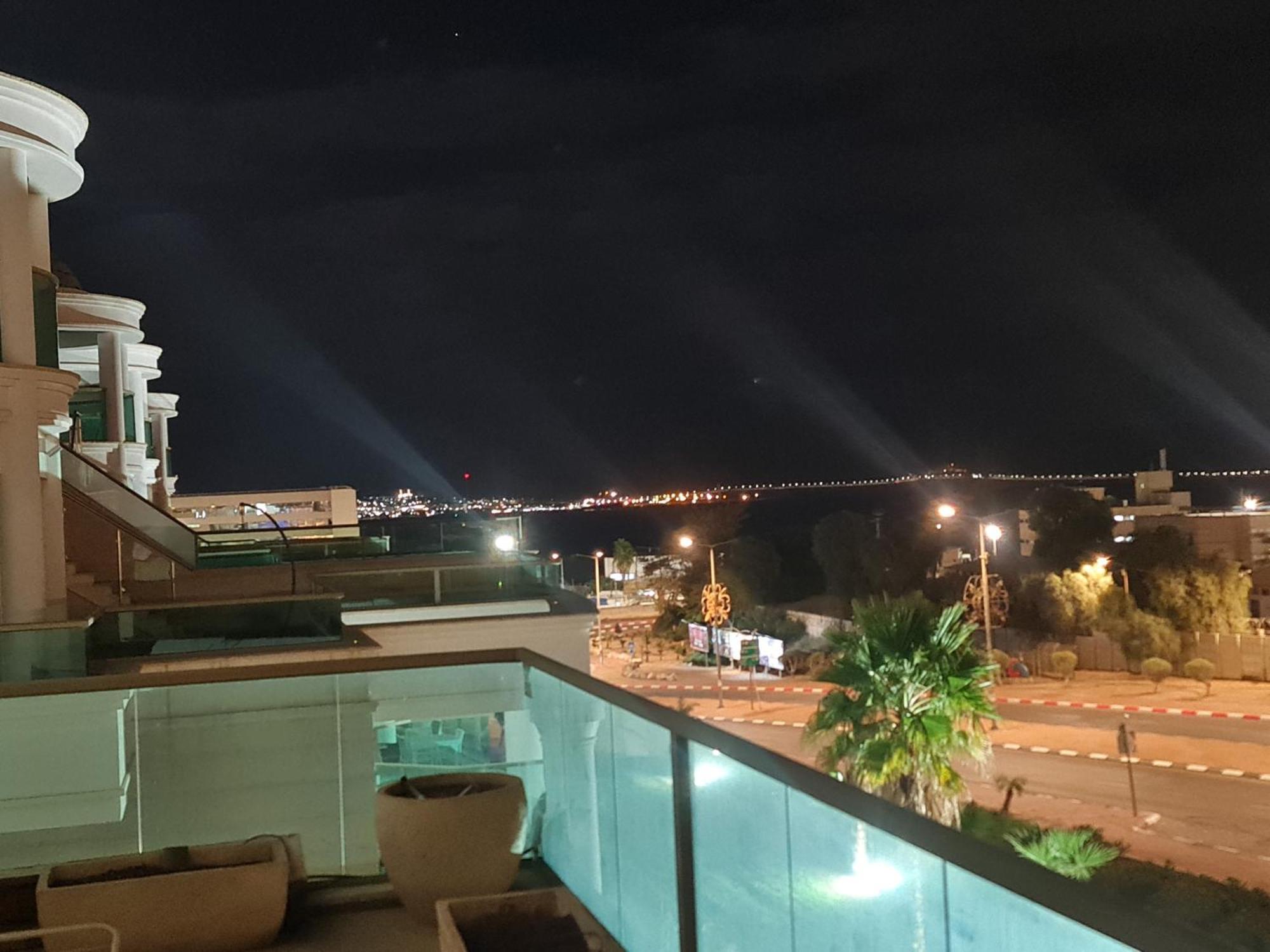 Palmore Top Luxury Penthause With Juccuzi First Line Of The Seaside Appartement Eilat Buitenkant foto